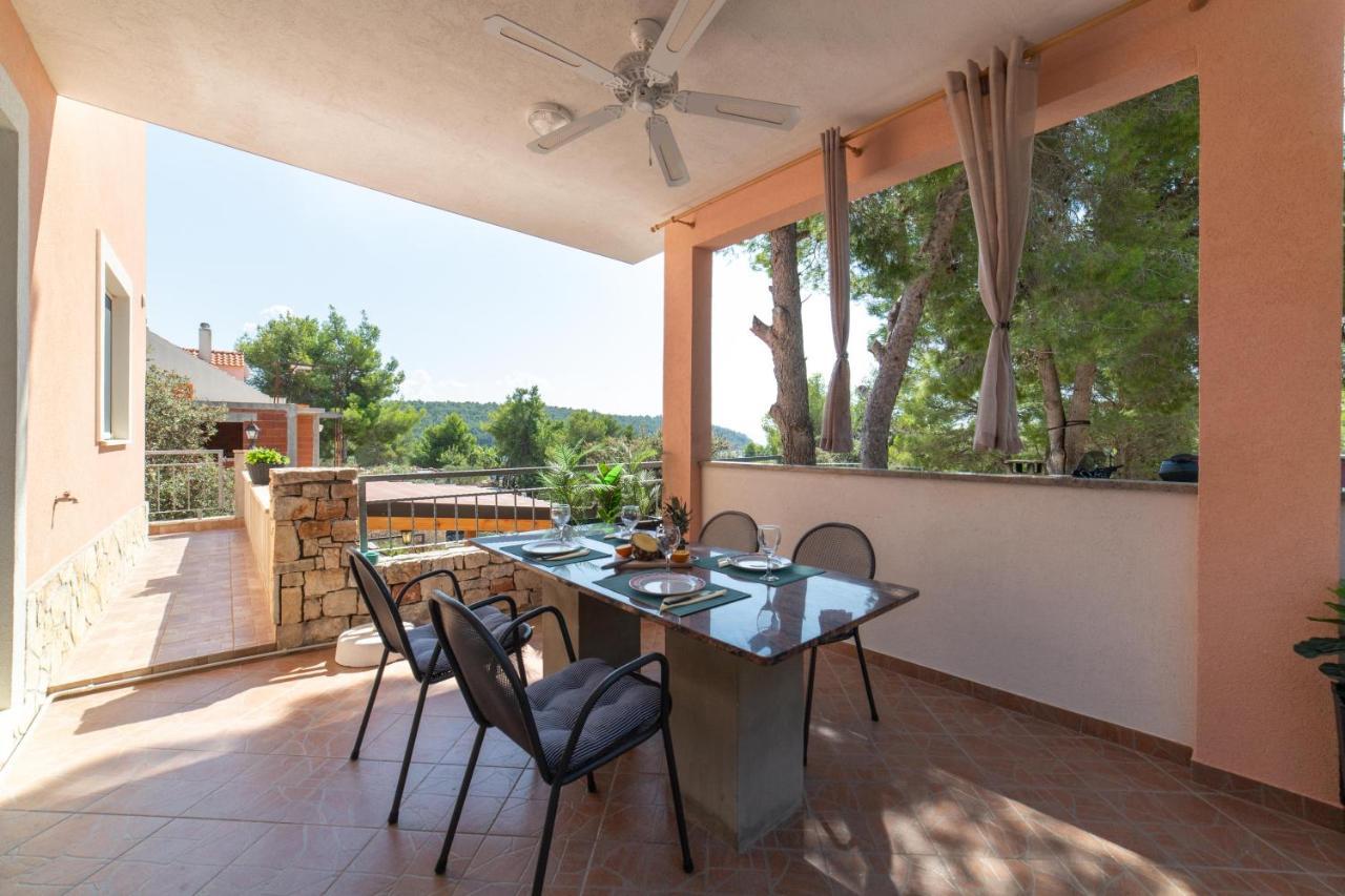 House Anka Villa Milna  Exterior photo